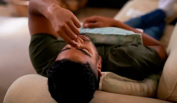 Stress: মানসিক চাপ  বিপদসীমার ঊর্ধ্বে কিনা বুঝবেন কোন উপায়ে?