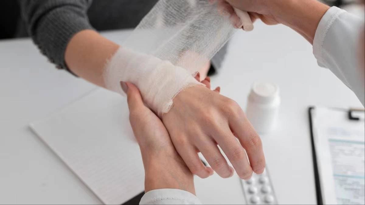 Heres What Your Body Might Be Telling You if Your Wound Doesn’t Heal