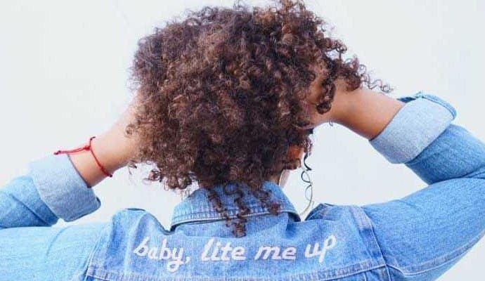  5 easy ways to treat dandruff naturally