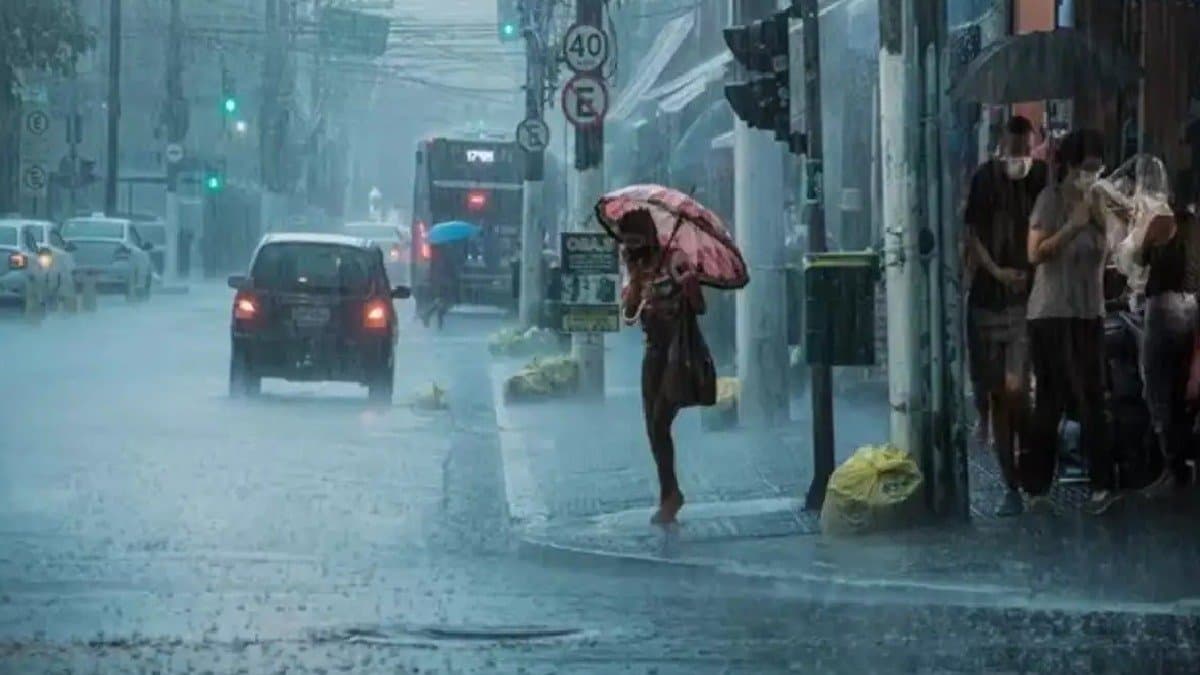 IMD weather update thunderstorm lighting and rain in Kolkata check other districts update