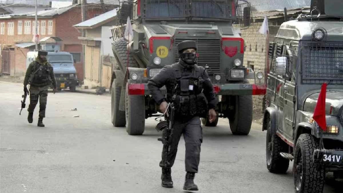  4 suspected Jaish terrorists trapped  in gunfight in Udhampur