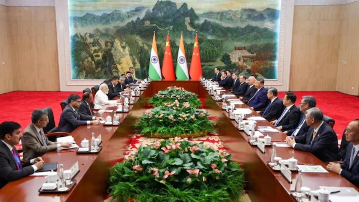 PM Modi met communist party secretary and Chinese PM 