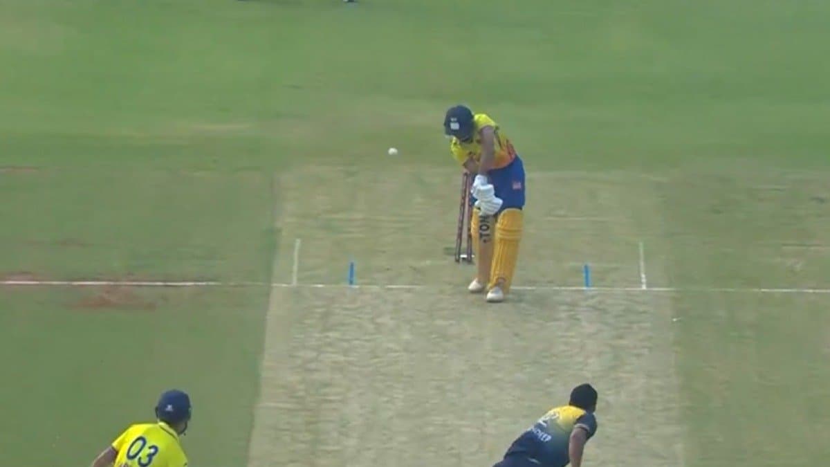 Arshdeep Singh bamboozles Ruturaj Gaikwad with a peach in Vijay Hazare Trophy Quarter-Final spt