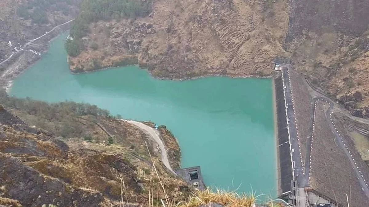  19 workers stuck under dhauliganga tunnel project due to land slide