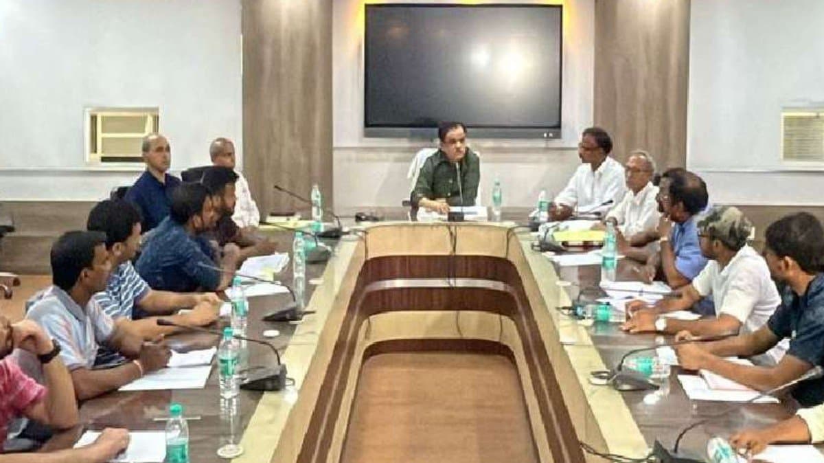 Gist of the meeting between Bratya Basu and the representative team of SSC job loss victims