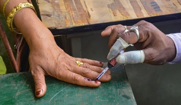 Postal Voting: সপ্তম দফা নির্বাচনের আগে কলকাতা উত্তরে শুরু 'পোস্টাল ভোটিং'