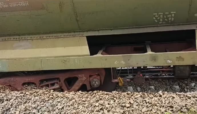 goods train derailed in malda disruption of train movement gnr