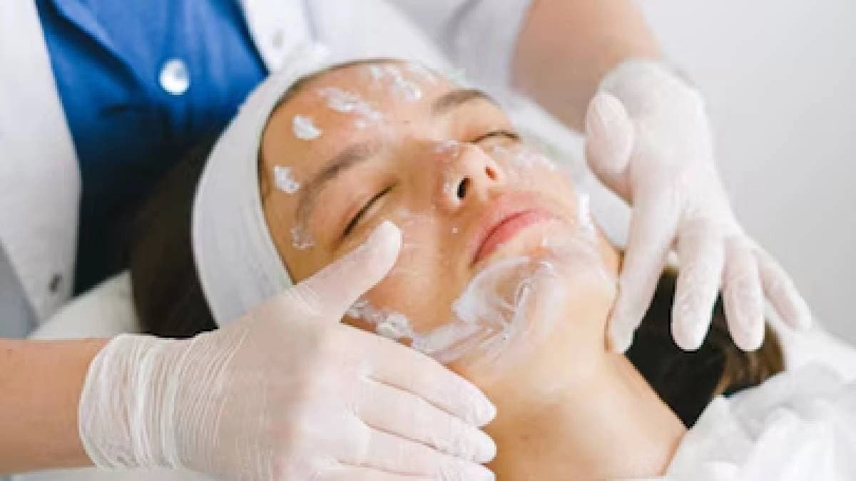 Which 4 facials to avoid in salons know from the specialist
