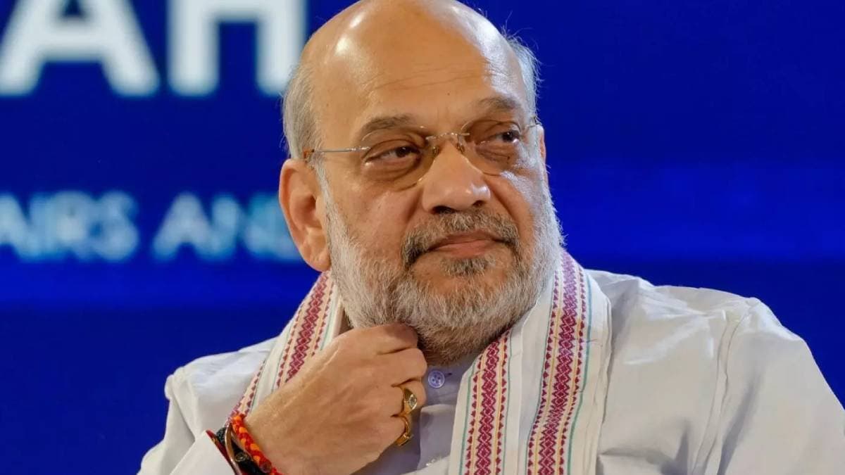 Oppositions strong criticism of Amit Shahs comments on the English language