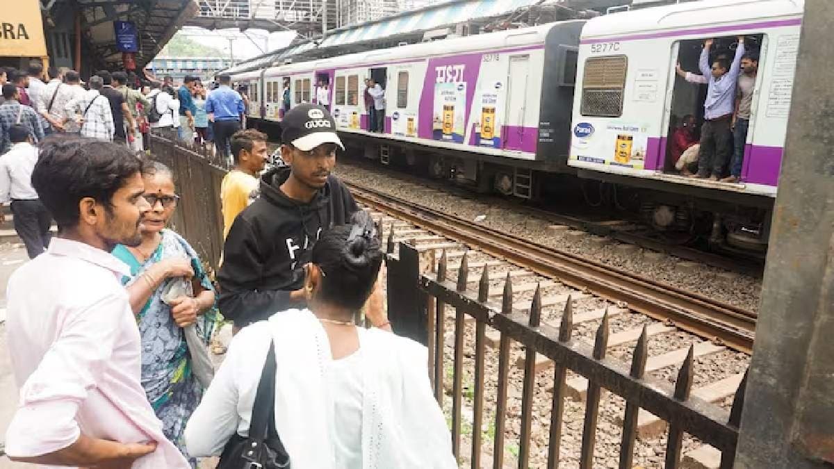 Automatic closing doors in Mumbai locals: Big move announced after train accident