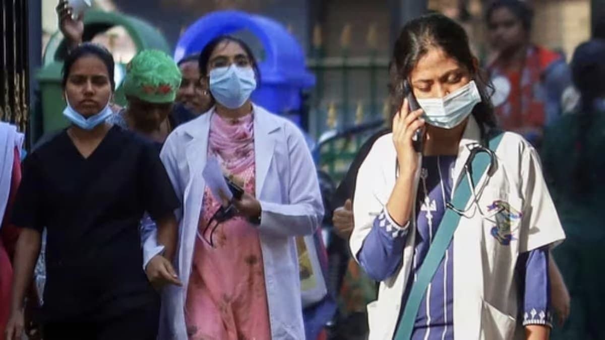 Deadly Flu Outbreak in Delhi Surge in Influenza B, Swine Flu Cases Across Age Groups