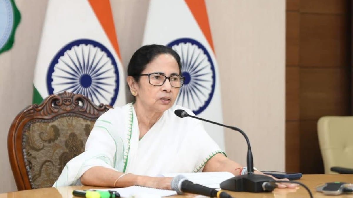 SSC Supreme Court verdict Mamata Banerjee will meet job losers on 7 april in netaji indoor