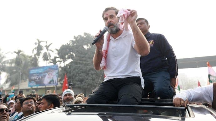 Rahul gandhi leaves for delhi from bengal