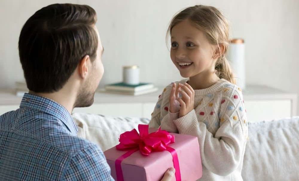 Don't give your child these all kinds of gifts for good future lif