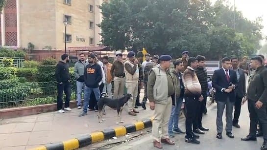A 26 year old man who set himself on fire near the new Parliament building_gnr