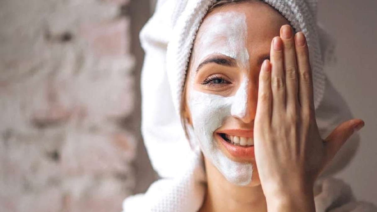  this home made natural moisturizer cream make your skin tone bright remove extra oil also lif 