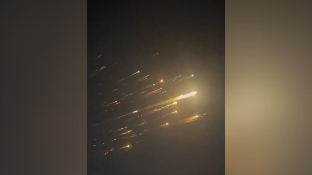 SpaceX Starship Explodes Debris Over Bahamas 