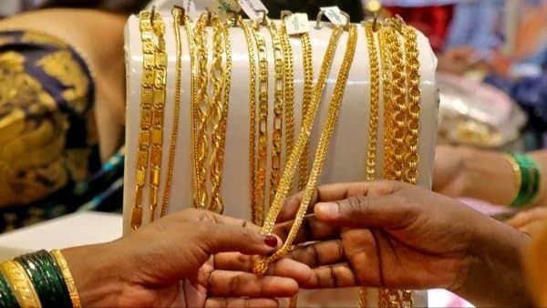 Gold Price Falls Today In India Check 22 & 24 Carat Gold Rate In Your City On November 3 gnr 