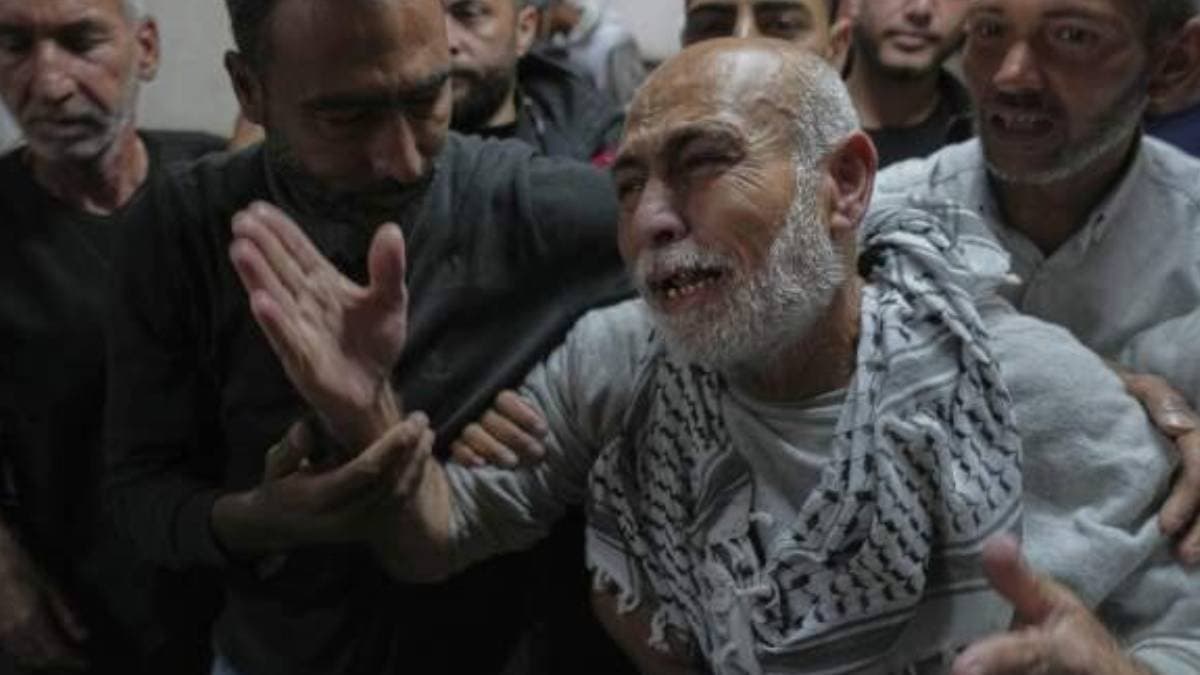 Israel releases ten palestinians detained from gaza