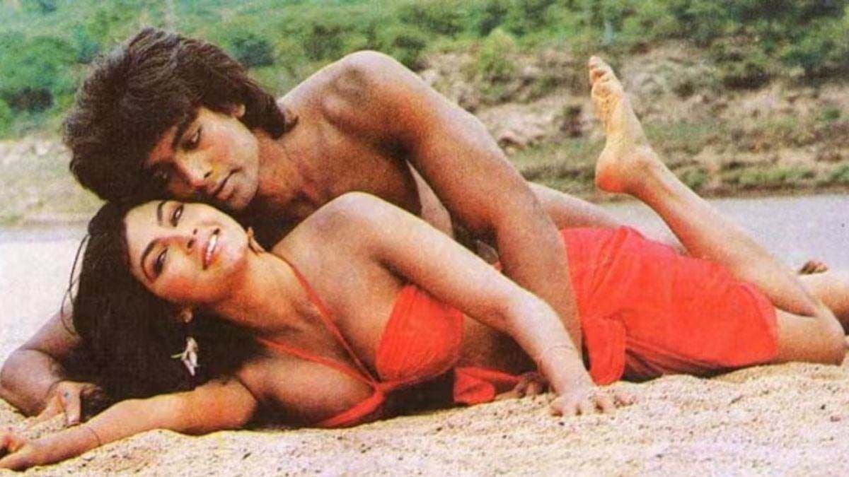Hot bollywood hindi movie Tarzan had many sensual scenes