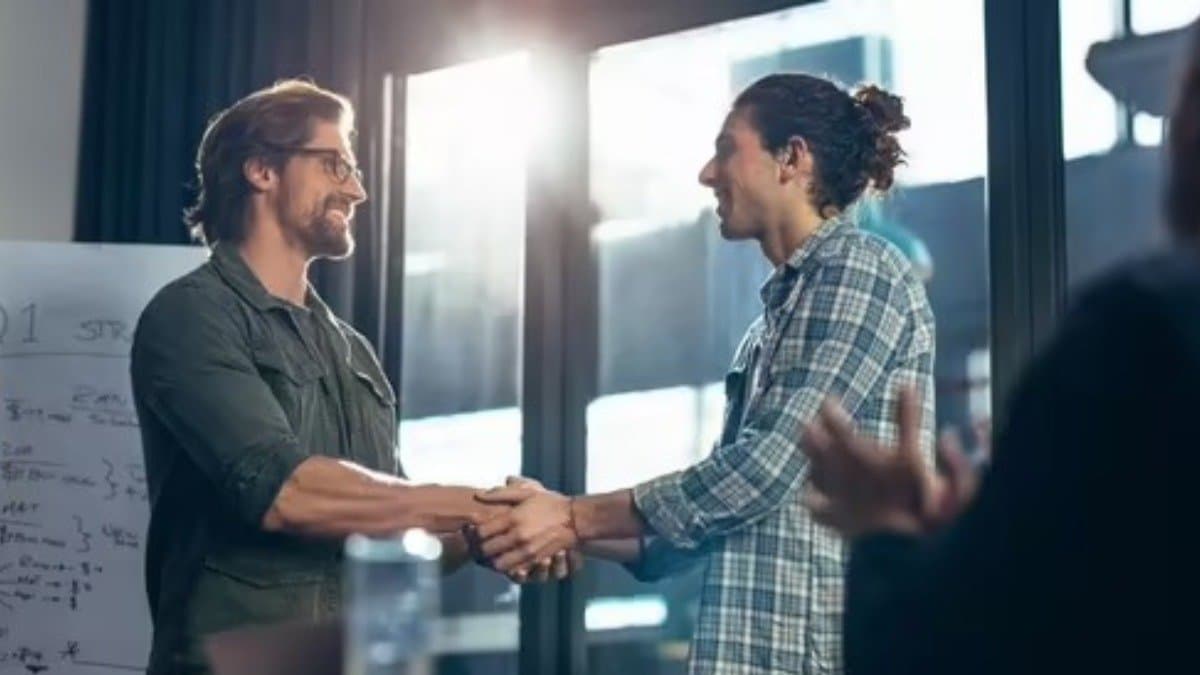 These smart tricks help to instantly influence anyone