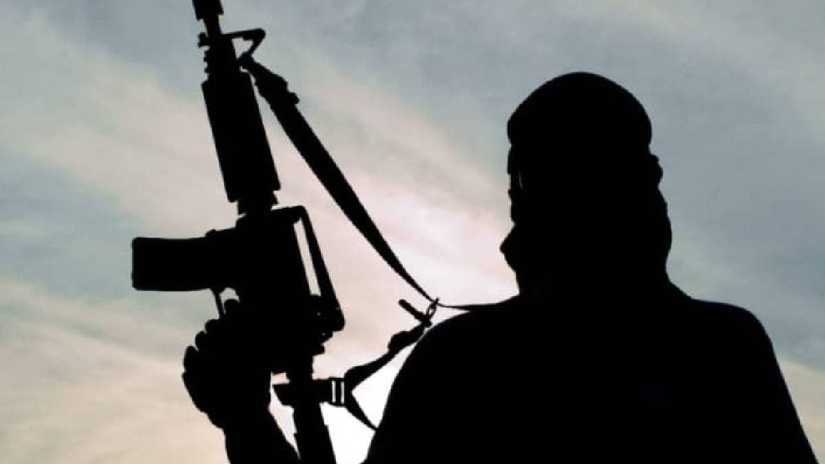 Pakistan trained kashmiri militant caught by stf of west Bengal from canning area gnr