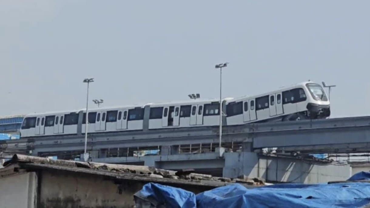 Mumbai Monorail Accident: Monorail Coach Derails During Test Run 