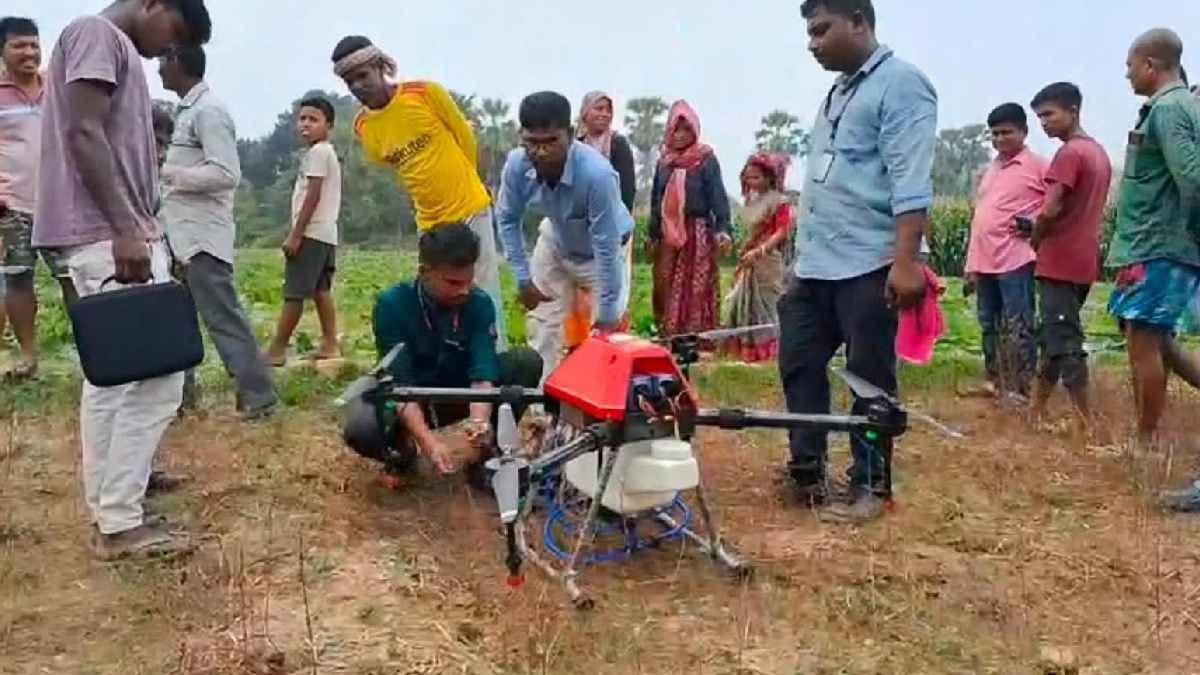  Drones used in Malda to spray pesticides