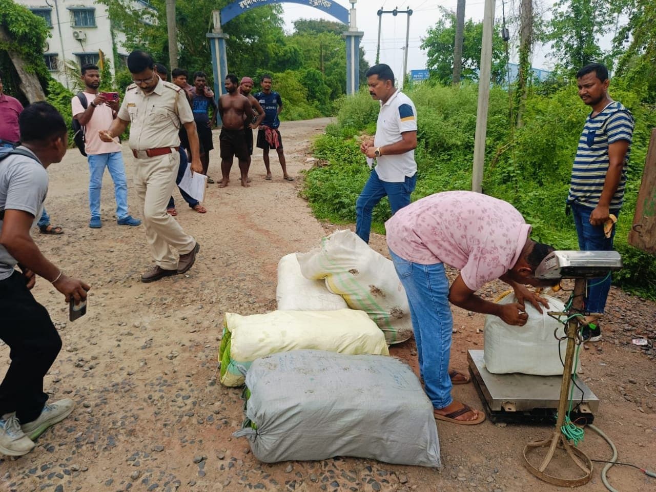 Drug seize in murshidabad