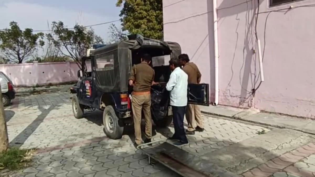 UP Man Throws Hot Dal At Wife, Gives Triple Talaq gnr 