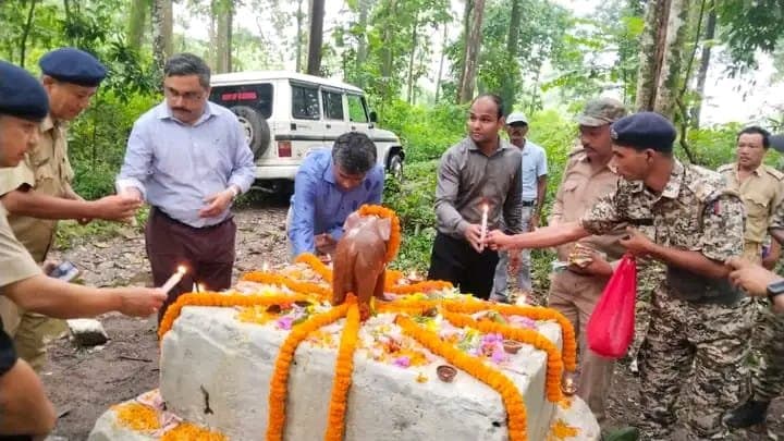 Kurseong forest divison paid respects to an elephant who died 22 years ago