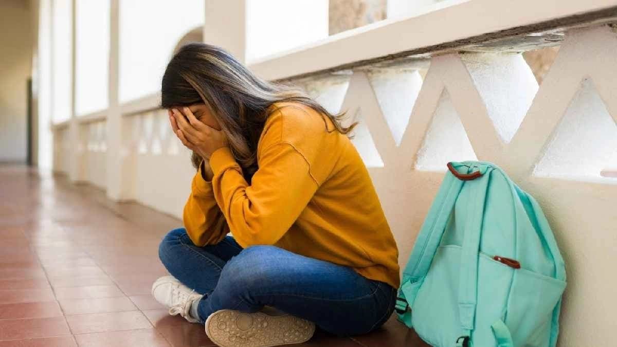 Young people feel emotionally isolated inside busy classrooms 