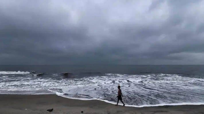 IMD Weather Update Heavy Rainfall from Monday in West Bengal gnr 