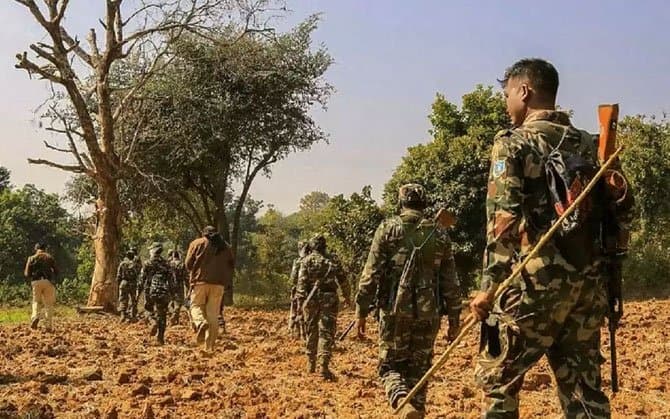 thirty naxalites shot dead by stf in chhattisgarh_gnr