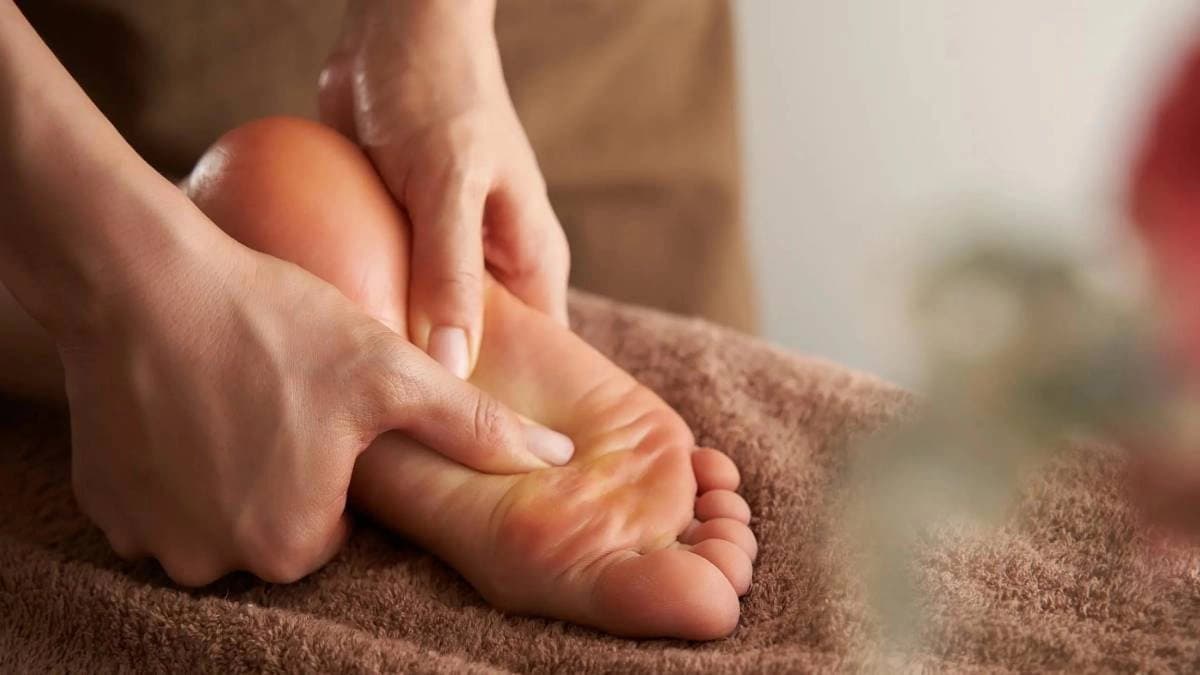 Foot massage brings you a good sleep