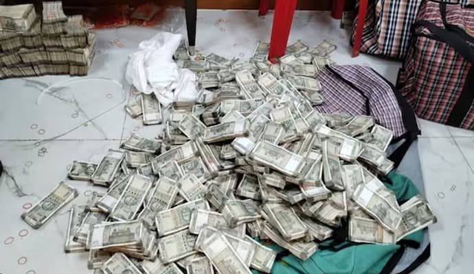 IT Raids in kolkata businessman house