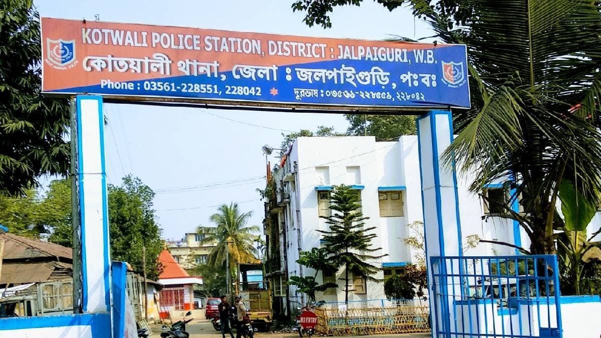 chaos in jalpaiguri as toto driver accused of harassing student gnr