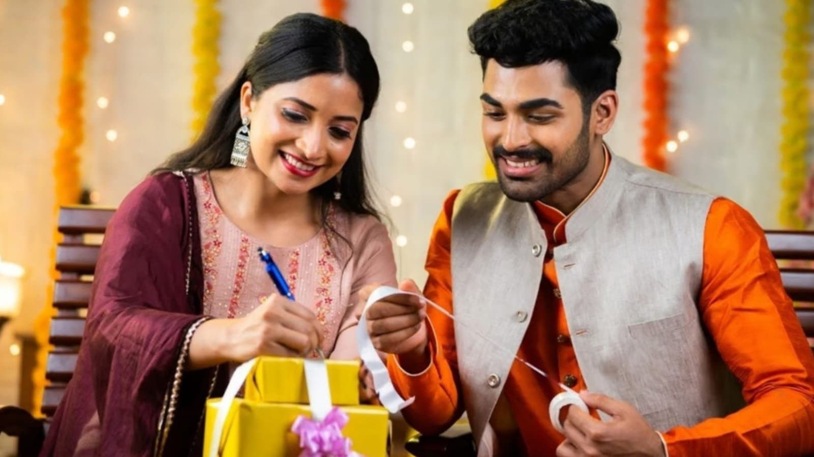 Lifestyle: ভাইফোঁটায় কী উপহার দেবেন? শেষ মুহূর্তে রইল টিপস! 