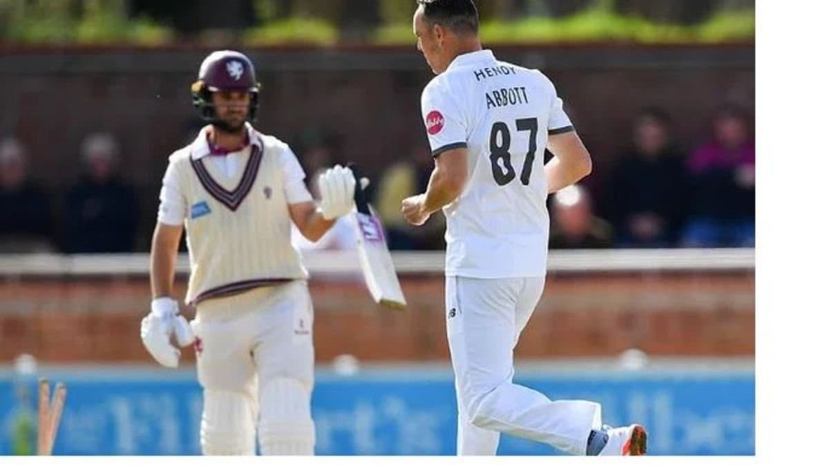  Dropped towel saved Shoaib Bashir from being bowled out due to a towel dropping from Kyle Abbot's triusers spt 