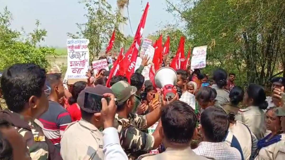 Protest outbreaks at hooghly while taking back land that was redistributed under operation barga