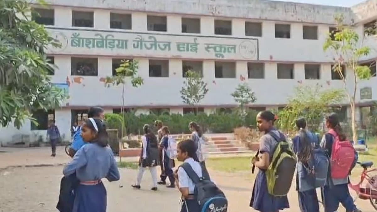 SSC 2016 Due to shrotage of teachers school will asked ex-students to take classes