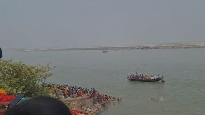  4 missing after boat sinks in river Ganga in Bihar