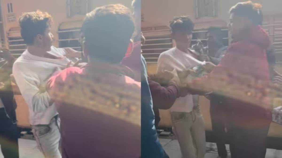 man thrashed at railway station accused of stealing iPhone shows personal photos to prove innocence at delhi