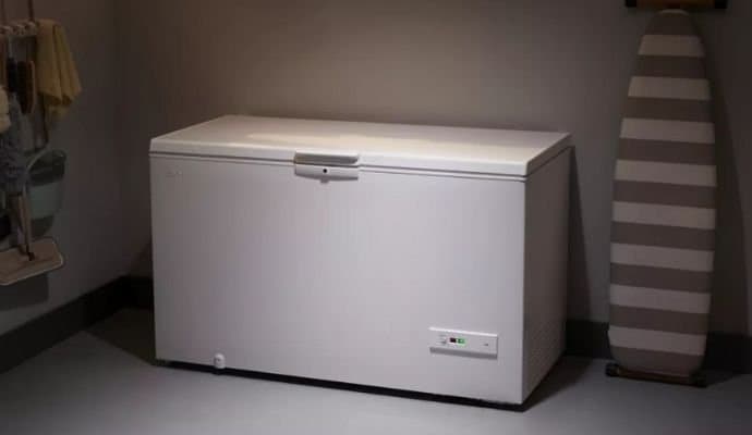 After Consuming liquor A person entered into the deep fridge to enjoy cold air