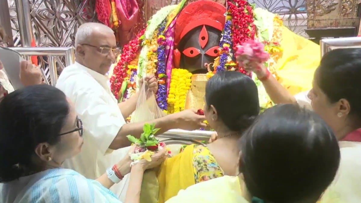 Chief Minister Mamata Banerjee inaugurated new skywalk near Kalighat temple