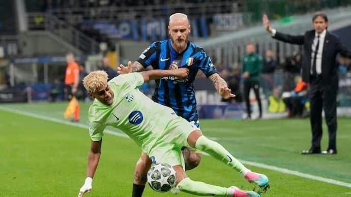 Barcelona coach fumes over refereeing decision after Champions League exit 