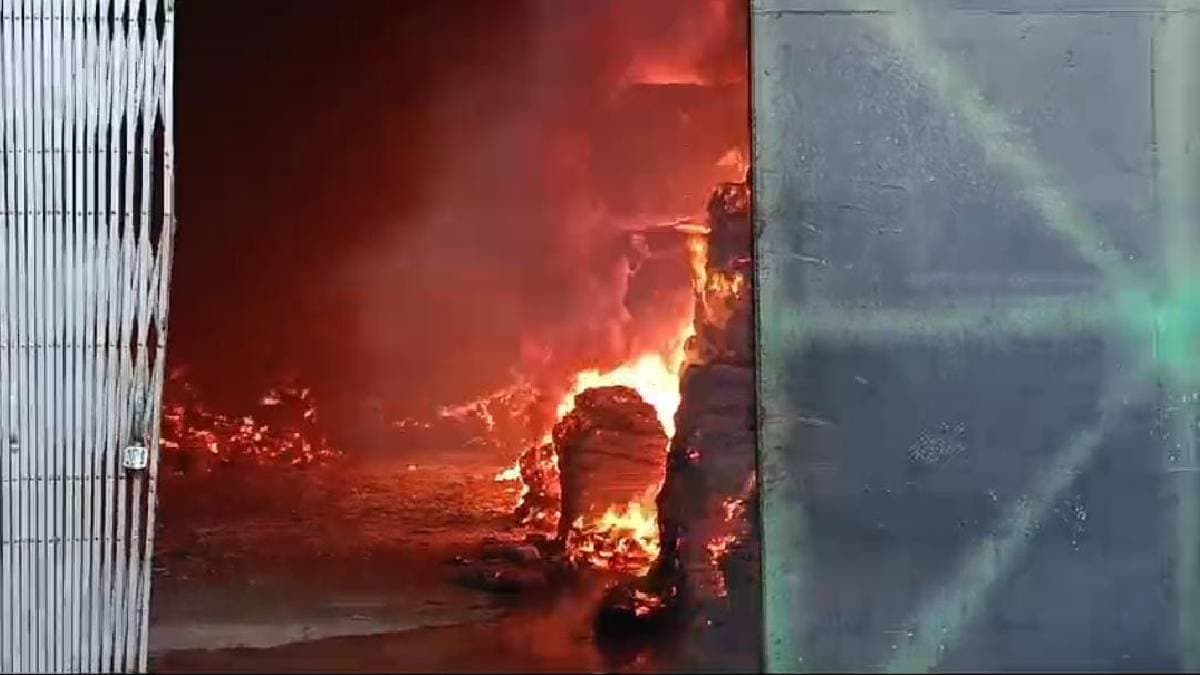 Fire at a jute factory in howrah gnr