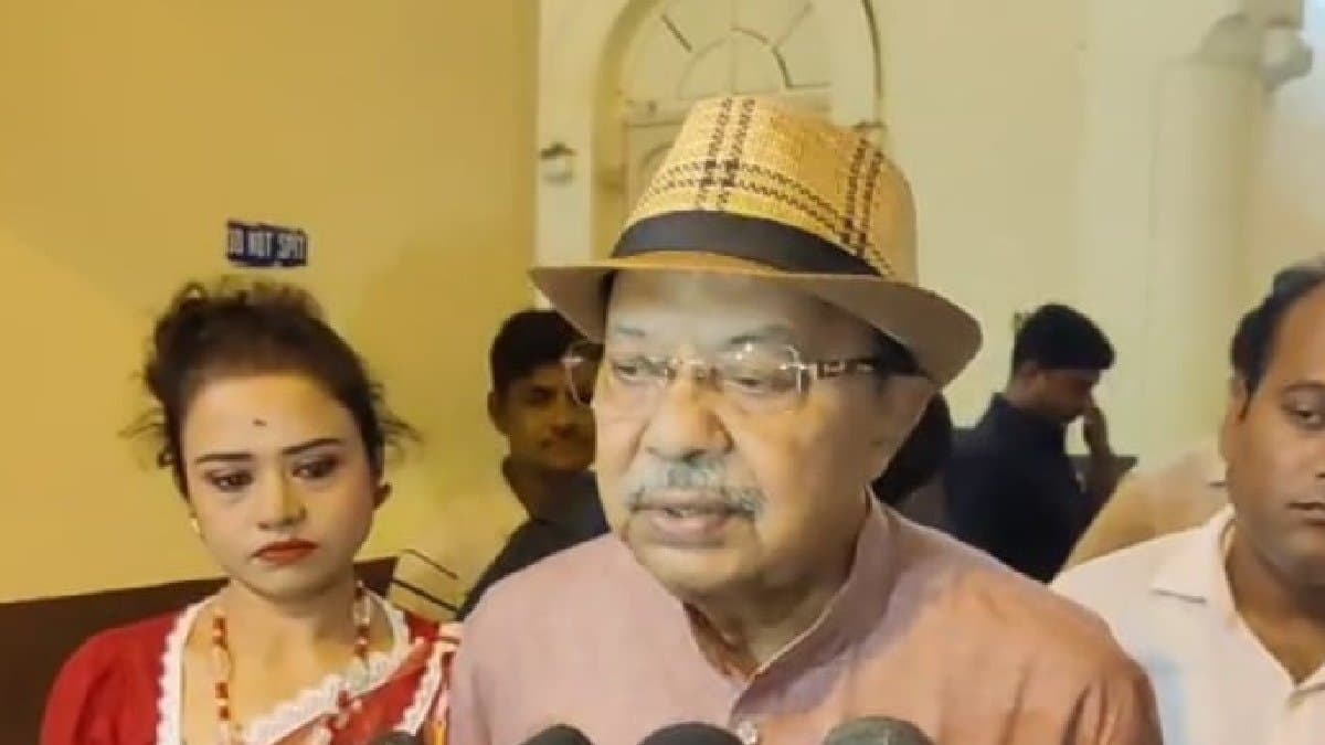 Minister Arup Roy expressed is dissatisfaction with the services of Howrah Municipal Corporation