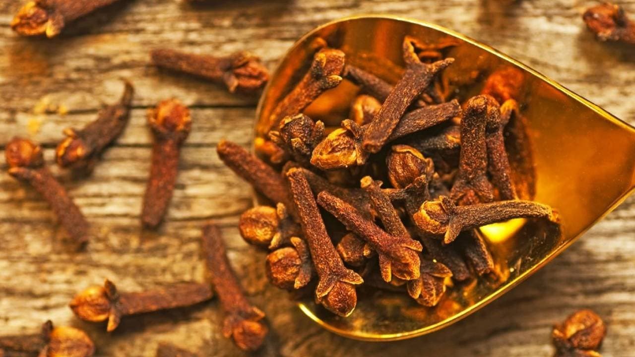 amazing facts about using cloves in witchcraft