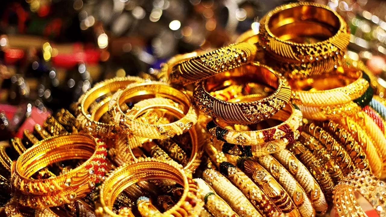 Gold Rate: Continue to glitter this wedding season